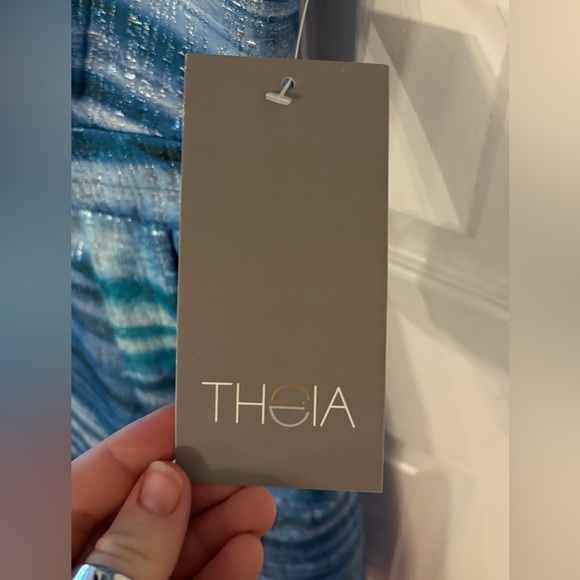 Theia Beautiful Cocktail Dress- NWT - Picture 7 of 12